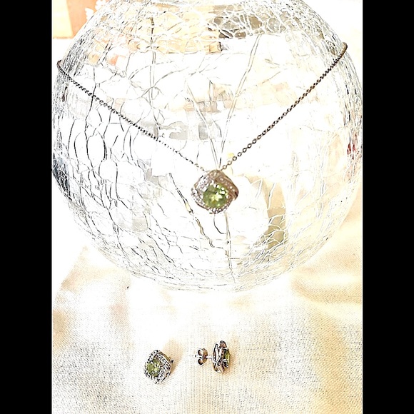 HP💘Peridot 925 Sterling Silver Necklace and Earring Set - Picture 16 of 16